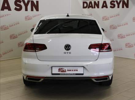 Volkswagen - Passat