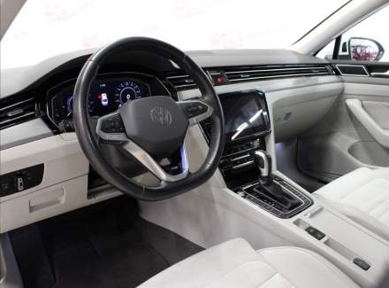 Volkswagen - Passat