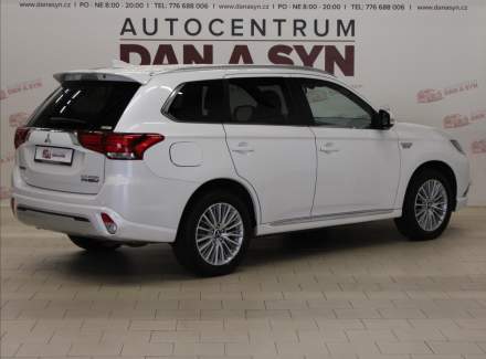 Mitsubishi - Outlander