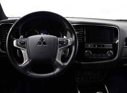 Mitsubishi - Outlander