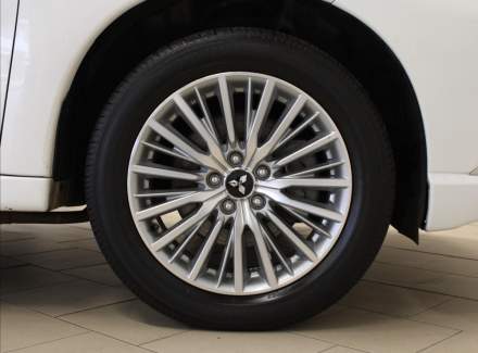 Mitsubishi - Outlander