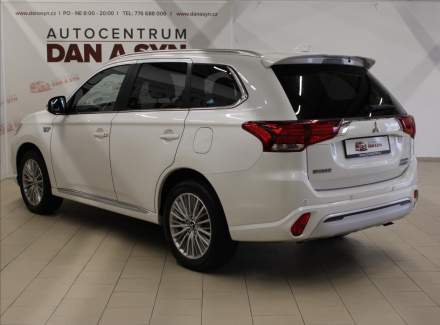 Mitsubishi - Outlander