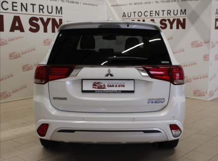 Mitsubishi - Outlander