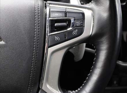 Mitsubishi - Outlander