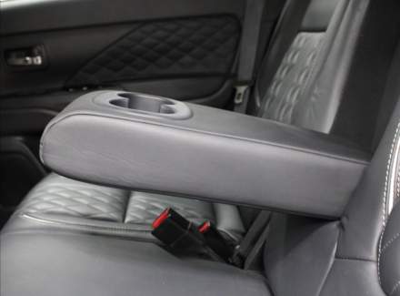 Mitsubishi - Outlander