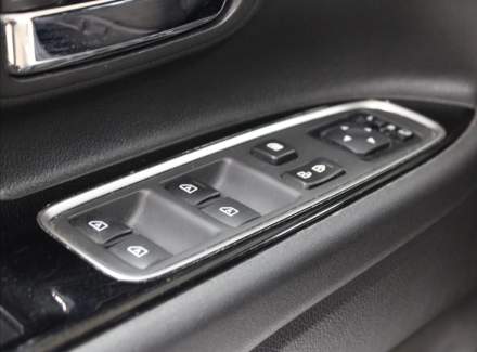 Mitsubishi - Outlander