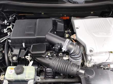 Mitsubishi - Outlander