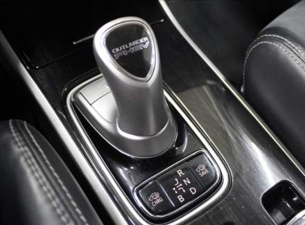 Mitsubishi - Outlander