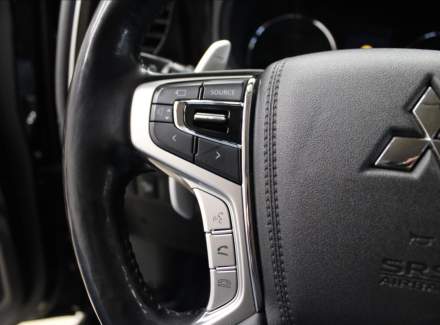 Mitsubishi - Outlander