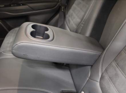 Mitsubishi - Outlander