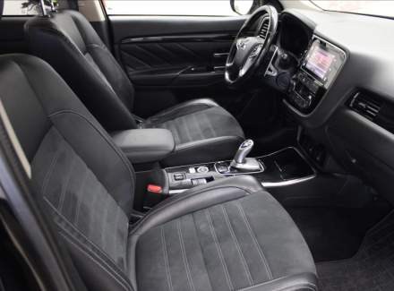 Mitsubishi - Outlander