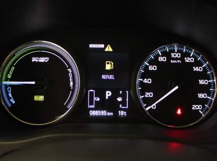 Mitsubishi - Outlander