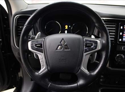 Mitsubishi - Outlander