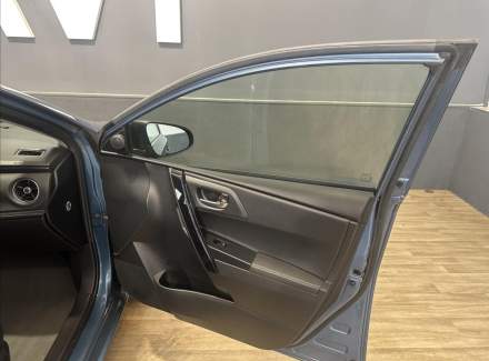 Toyota - Auris