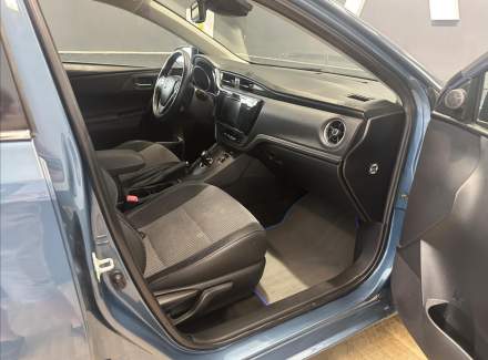 Toyota - Auris