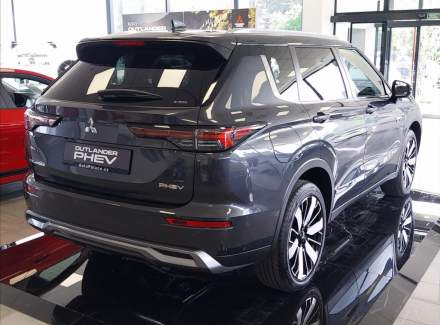 Mitsubishi - Outlander