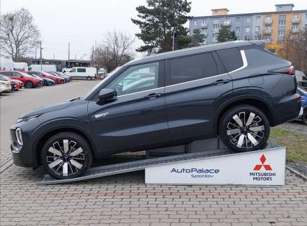 Mitsubishi - Outlander