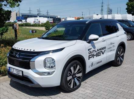 Mitsubishi - Outlander