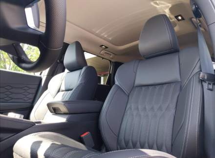 Mitsubishi - Outlander