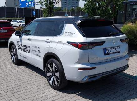 Mitsubishi - Outlander