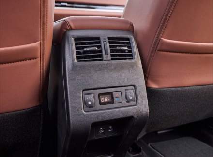 Mitsubishi - Outlander