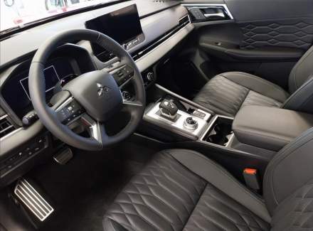 Mitsubishi - Outlander