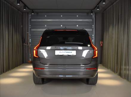 Volvo - XC90
