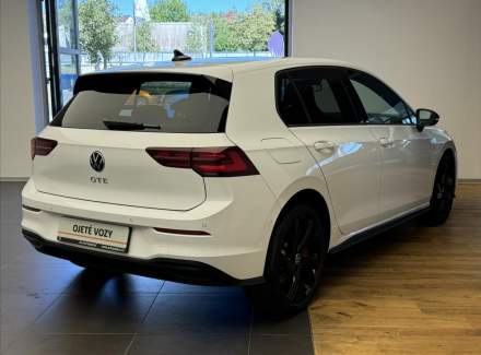 Volkswagen - Golf