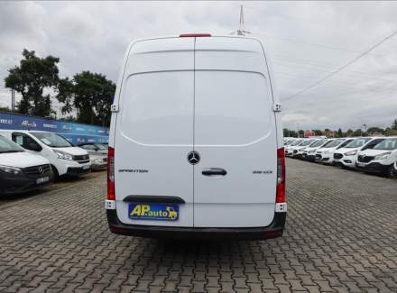 Mercedes-Benz - Sprinter
