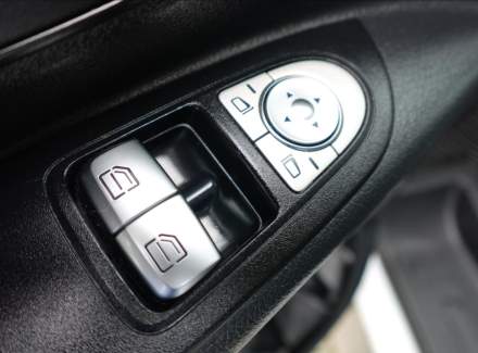 Mercedes-Benz - Vito