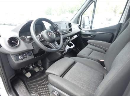 Mercedes-Benz - Sprinter
