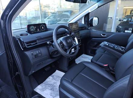 Hyundai - Staria