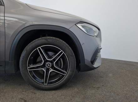 Mercedes-Benz - GLA