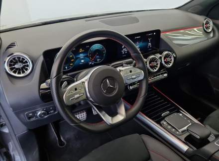 Mercedes-Benz - GLA