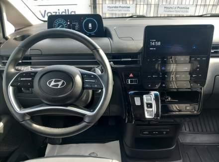 Hyundai - Staria