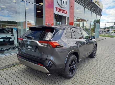 Toyota - RAV 4