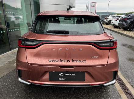 Lexus - LBX