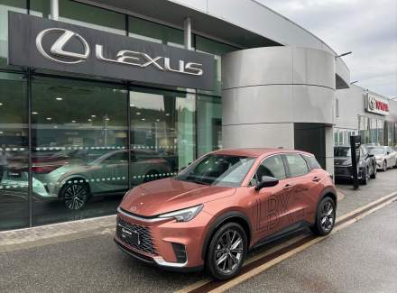 Lexus - LBX
