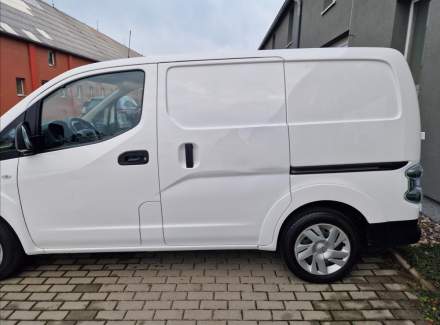 Nissan - NV200