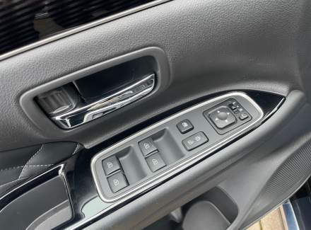 Mitsubishi - Outlander