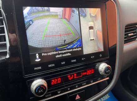 Mitsubishi - Outlander