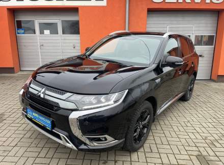 Mitsubishi - Outlander