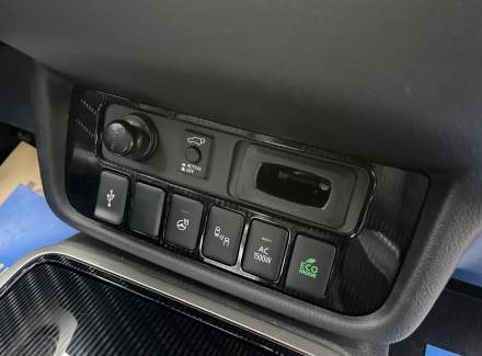 Mitsubishi - Outlander