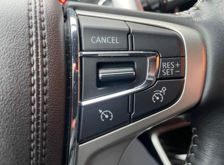 Mitsubishi - Outlander