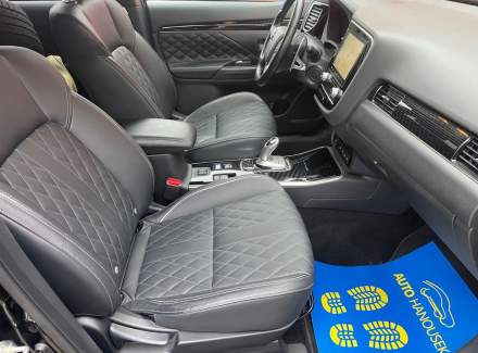 Mitsubishi - Outlander