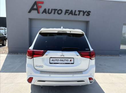 Mitsubishi - Outlander