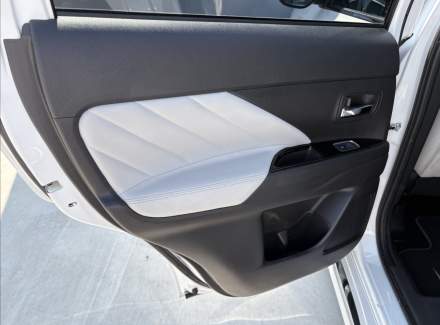 Mitsubishi - Outlander