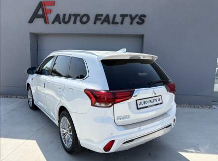 Mitsubishi - Outlander