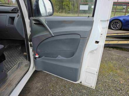 Mercedes-Benz - Vito
