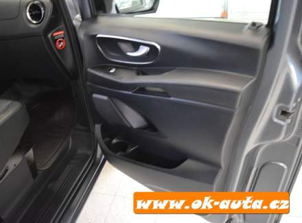 Mercedes-Benz - Vito